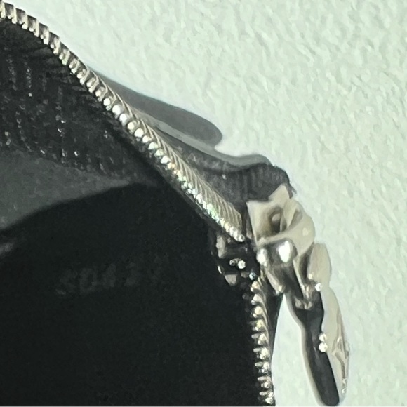 Louis Vuitton Key Pouch NIB - Picture 7 of 7